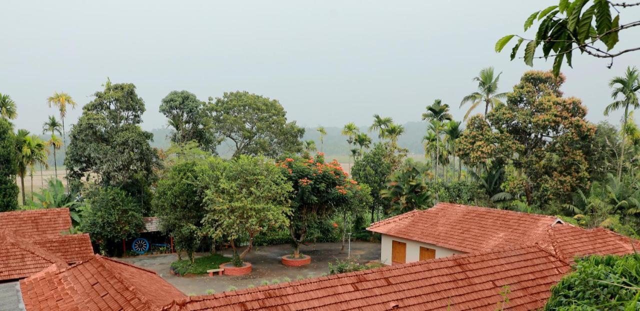 Kudajadri Drizzle Homestay Kaniyambetta Exterior photo